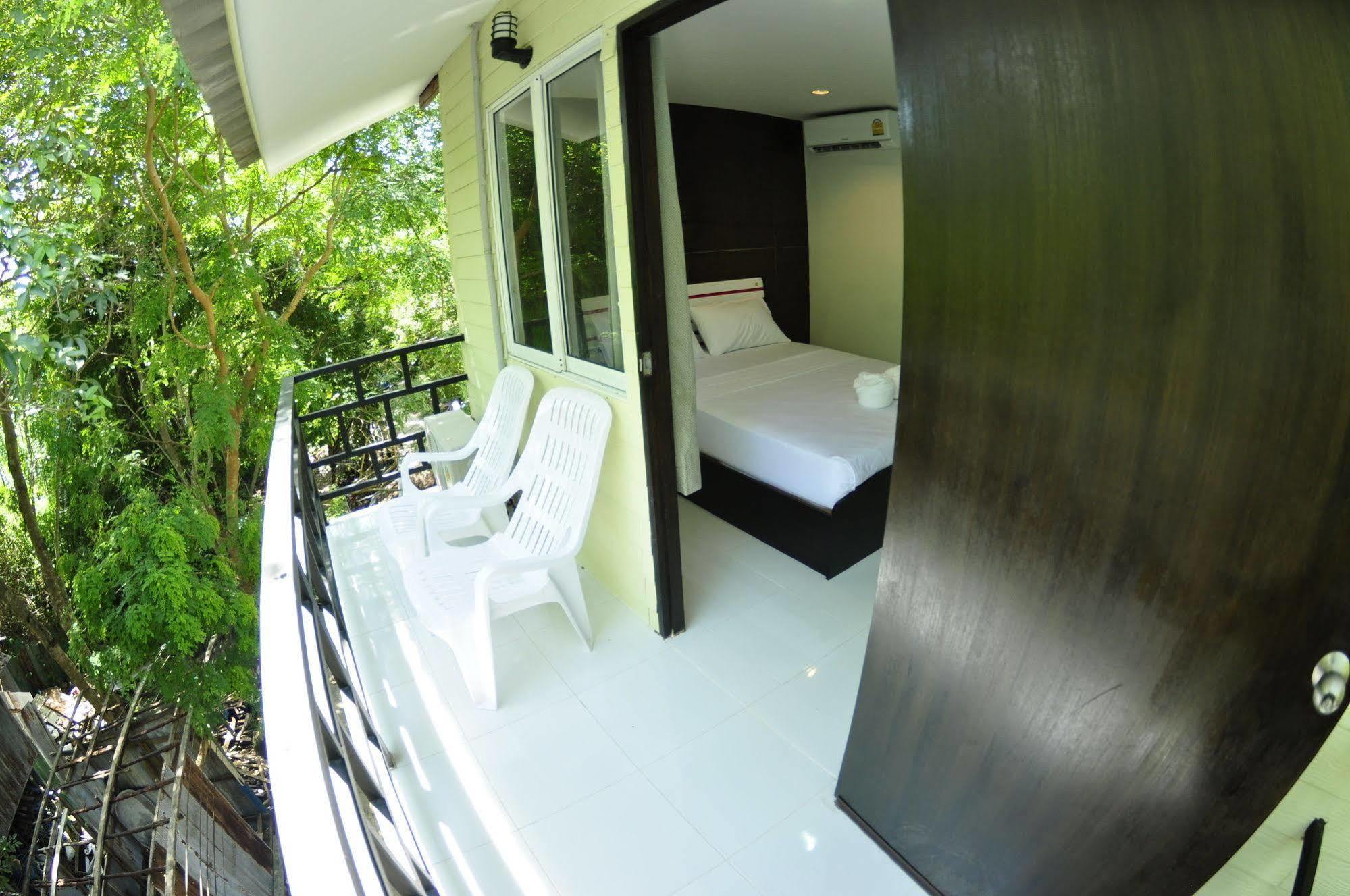 Kitty Guesthouse Phi Phi Eksteriør billede